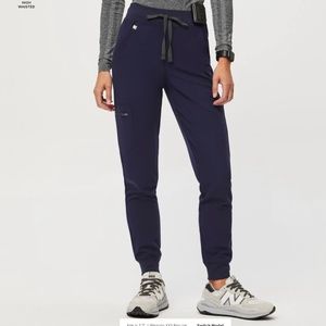 Figs High Waisted Zamora™ Jogger Scrub Pants 2.0 - Black, Size Navy